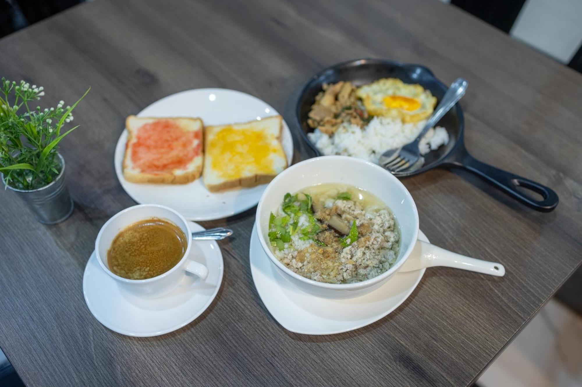 Baansuay Rattanathibet Apartment Nonthaburi Bagian luar foto